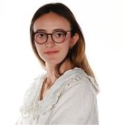 Me encanta trabajar con niños. Disfruto mucho dando mates e historia. Y me encantaría trabajar con niños autistas o con TDAH.